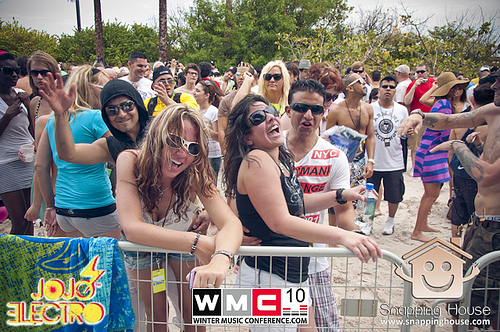 4499077784 e05a66db84 Beatport Beach Party   03.26.10
