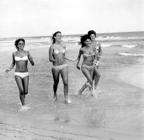 9216434118 287668c929 Bikini models running on the beach: Pensacola, Florida